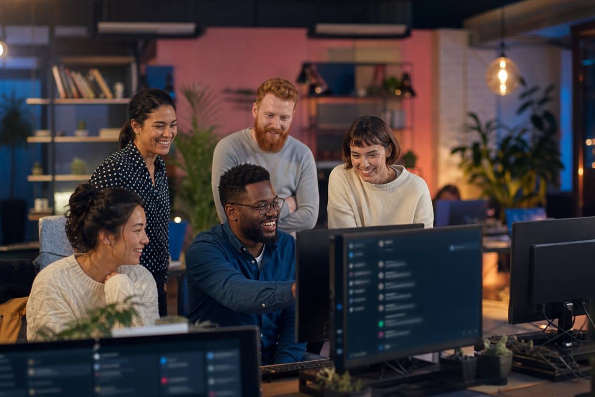 AI community discord bot supporting an engaged online community